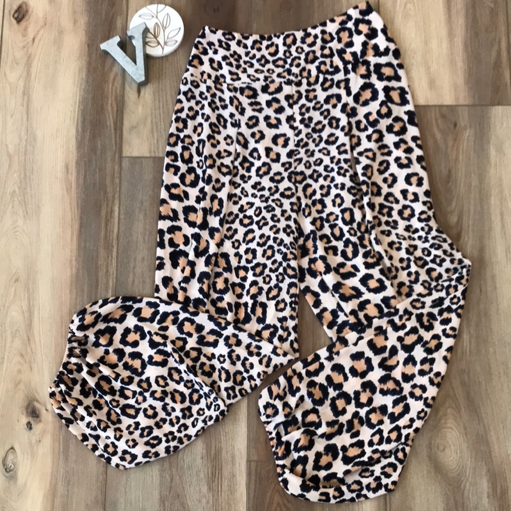 💋Victoria’s Secret Flowy Cheetah Pants💋